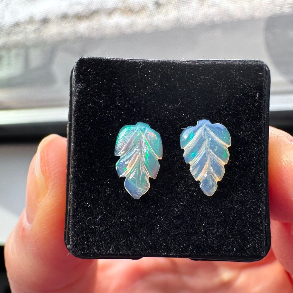 ✨ BOTANICAL MAGIC 0.90ctw Carved Opal Leaves 🌿 Matched Pair - Picture 3 of 3